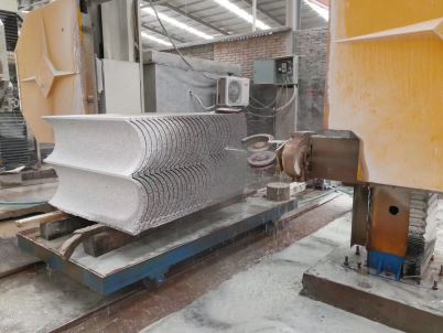 Máy cưa dây điều khiển số